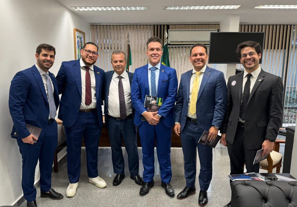 Presidente da Câmara, Eriko Jácome e vereadores de Natal se reúnem em Brasilia com o senador Rogério para destinação de recursos à capital