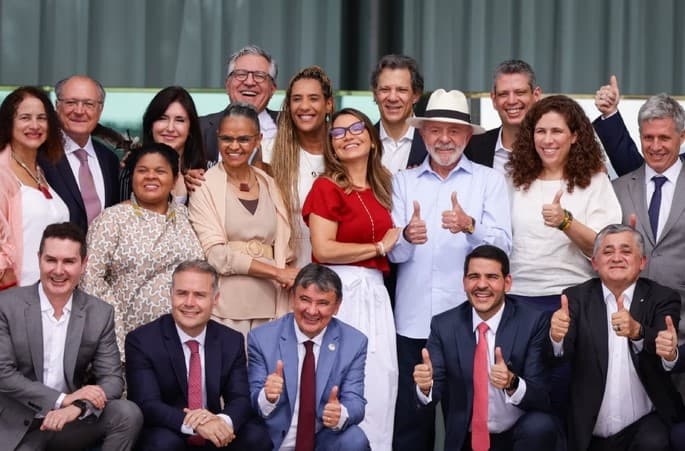 Em 2 anos e 3 meses, ministros do governo Lula fizeram 324 viagens para fora do país; veja quem mais viajou e os principais destinos