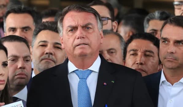 Imagem do STF está prejudicada e julgamento de Bolsonaro pode ser “arriscado”, diz Financial Times