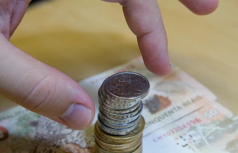 Brasileiros ainda têm R$ 9 bilhões em contas esquecidas; veja como resgatar