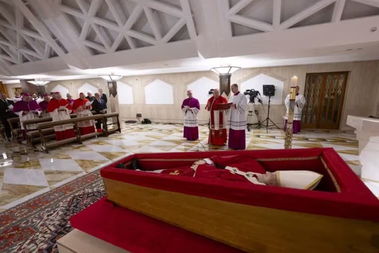 Conclave, catafalco, rogito, camerlengo: os significados dos termos nos ritos após a morte do Papa