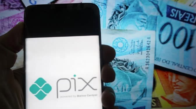 Fraudes no Pix disparam acima de 390 mil por mês em 2024, mostram dados do Banco Central