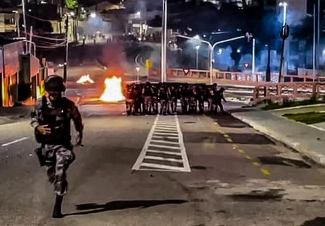 Governo do Estado diz em nota que vai apurar morte de moradora do Passo da Pátria que gerou protestos na comunidade; vítima foi atingida por bala perdida
