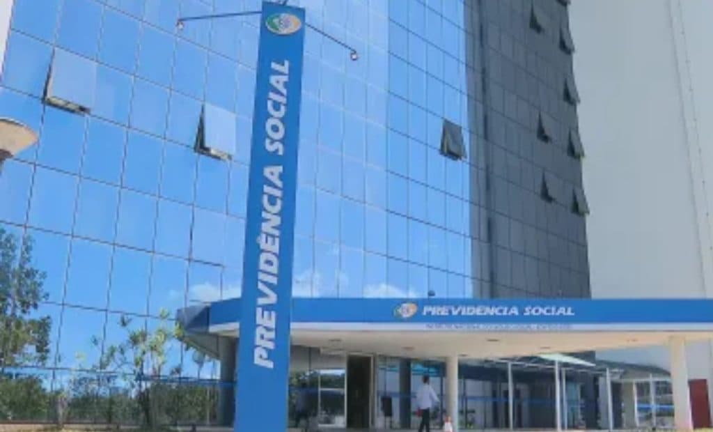 Pressão da esquerda ajudou a manter descontos que levaram a fraudes no INSS