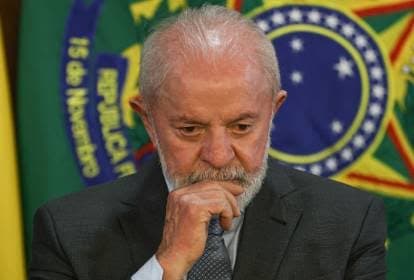 Lula é acusado pela Academia Brasileira de Ciências de desmontar universidades públicas e ameaçar a pesquisa nacional