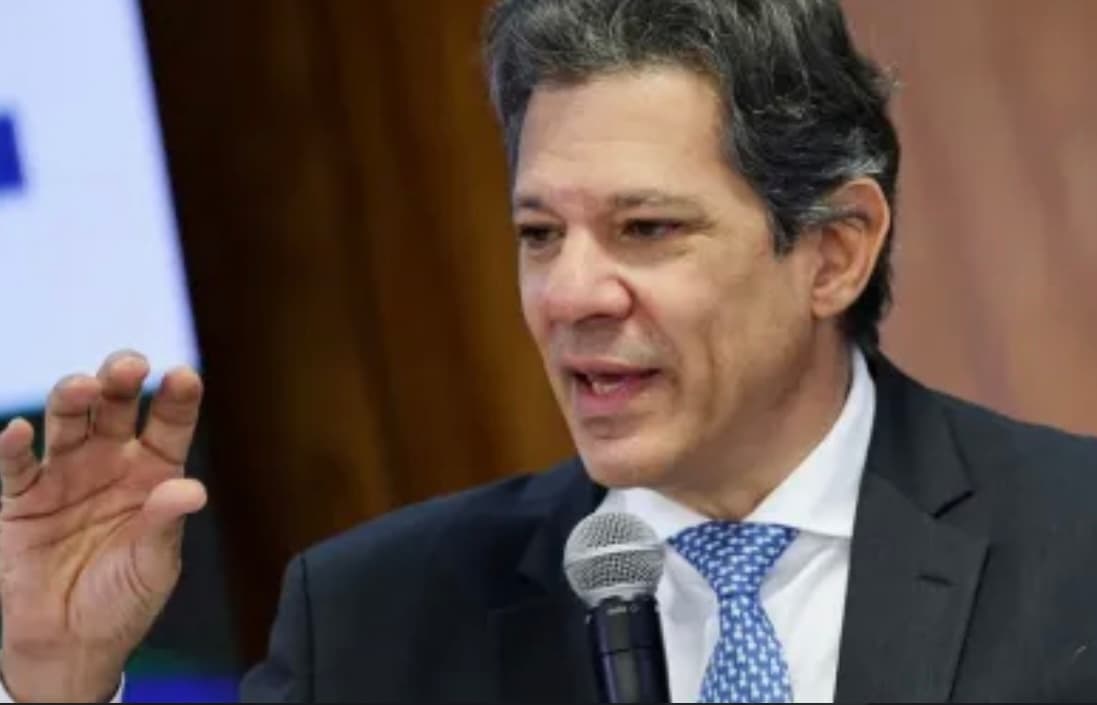 Comissão do Senado aprova convite a Haddad para explicar aumento do IOF