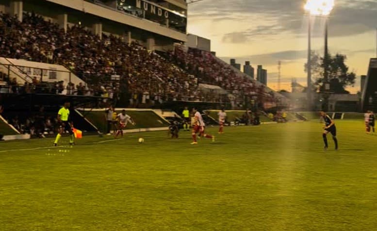 Com um jogador a mais desde o início do jogo, ABC empata sem gols com o Náutico no Frasqueirão