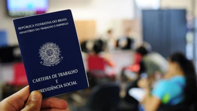 Taxa de desemprego entre adultos de 18 a 24 anos atinge 14,9% no 1º trimestre de 2025