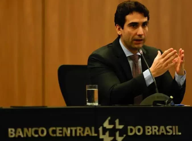 Taxa básica de juros ficará alta por “período bastante prolongado”, diz Galípolo