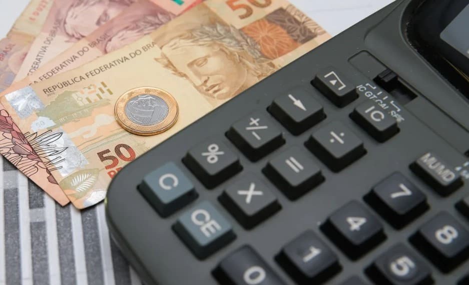 Ministério da Fazenda projeta dívida pública em 80,3% do PIB em 2025