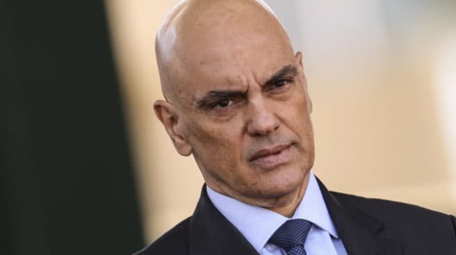 Moraes será relator de pedido de Hugo Motta para suspender ação penal contra Ramagem