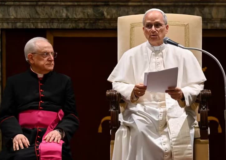 União entre homem e mulher é base da família, diz papa Leão XIV; novo pontífice também reafirmou posição da Igreja Católica contra o aborto