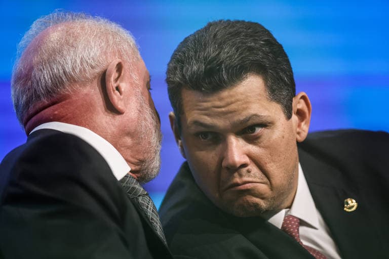 União Brasil articula saída do governo Lula
