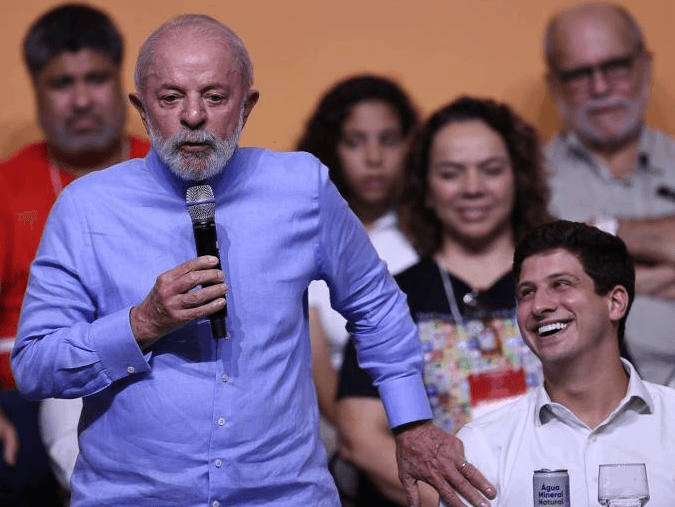 Lula diz que, ‘se estiver bonitão do jeito que estou, extrema direita não volta a governar'