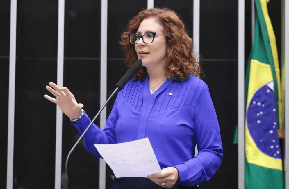 Pedido de extradição de Carla Zambelli já está na Itália