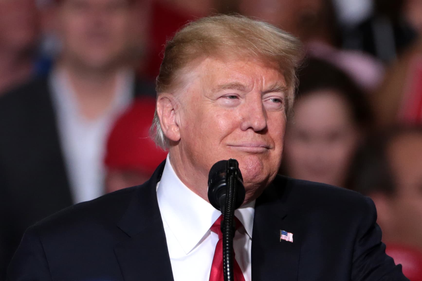CRISE NUCLEAR: Trump diz que Irã vai entregar urânio enriquecido e silêncio de Teerã acende alerta global
