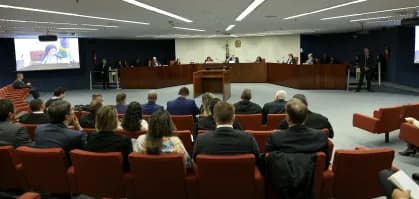 Moraes rejeita preliminares e marca audiência de réus do 8/1; saiba data