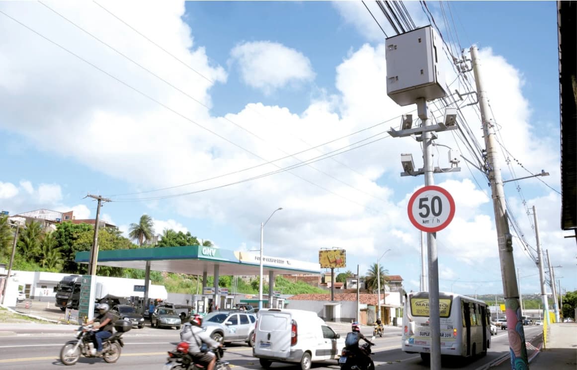 Radares começam a operar na Felizardo Moura e pedestres cobram mais faixas