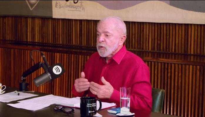Lula diz que policial é mal remunerado e quer esconder práticas violentas; presidente defendeu o uso das câmeras corporais