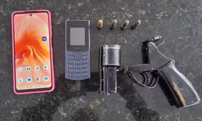 Homem é preso após invadir casa dos avós, fazer ameaças, roubar os idosos e tentar atirar em policiais em Natal