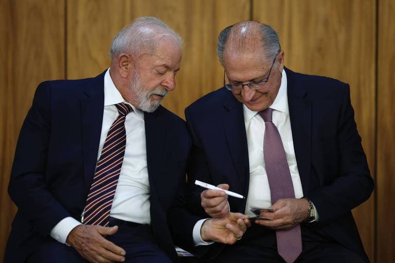Governo Lula pede exclusão de alimentos e Embraer de tarifaço de Trump