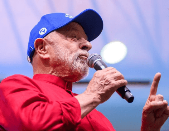 "Ninguém põe a mão", diz Lula sobre interesse dos EUA em minerais críticos