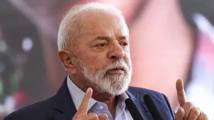 Sob pressão de Trump, Lula descarta negociar ações contra Bolsonaro