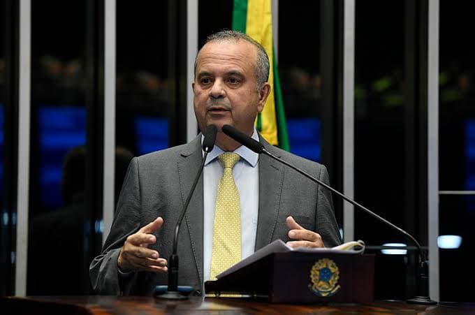 Oposição reage a novas medidas contra Bolsonaro: "Perseguição política disfarçada de ação judicial"
