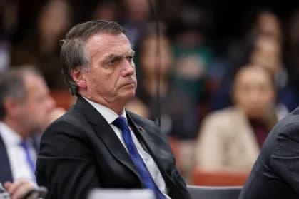 Moraes reforça que Bolsonaro não pode usar redes de forma direta e indireta