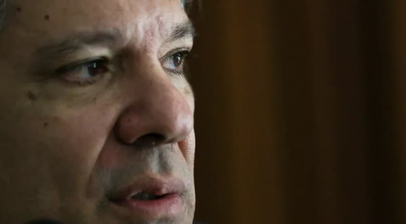 Tarifa de 50% dos EUA é decisão política e insustentável, diz Haddad