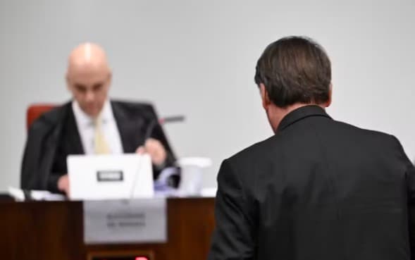 Moraes diz que Bolsonaro cometeu ‘irregularidade isolada' e nega converter cautelares em prisão