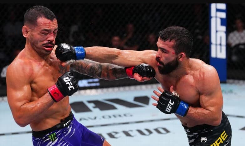 Patrício Pitbull supera Dan Ige e conquista primeira vitória no UFC