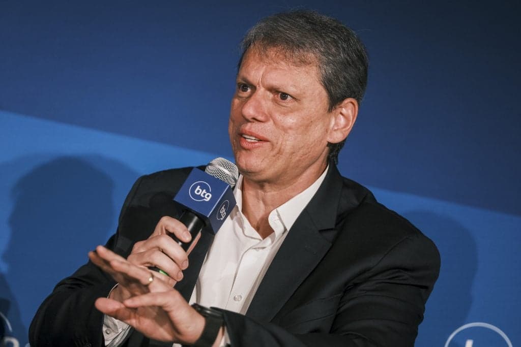 Tarcísio diz que Lula pôs ‘ideologia acima de economia' e pede negociação