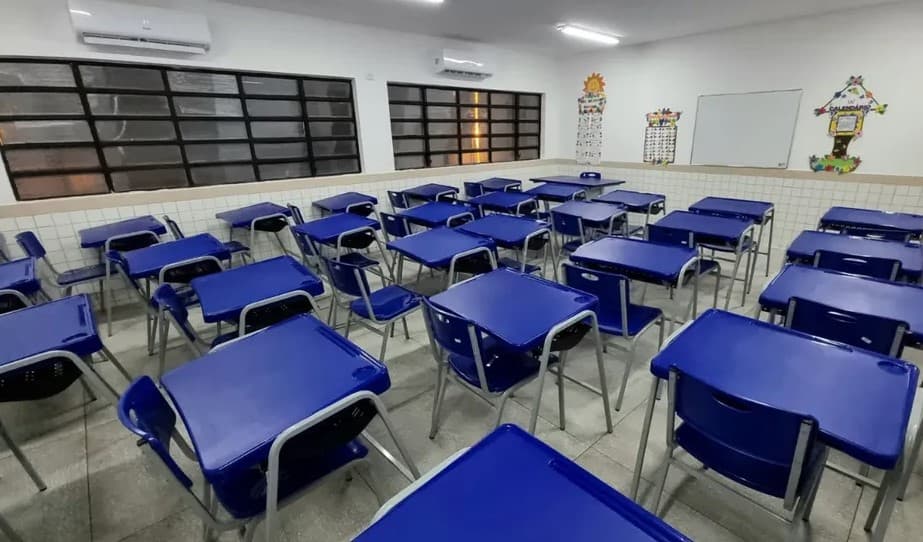 Alunos do ensino médio na rede pública do RN poderão passar de ano mesmo com reprovação em até seis disciplinas, diz Seec