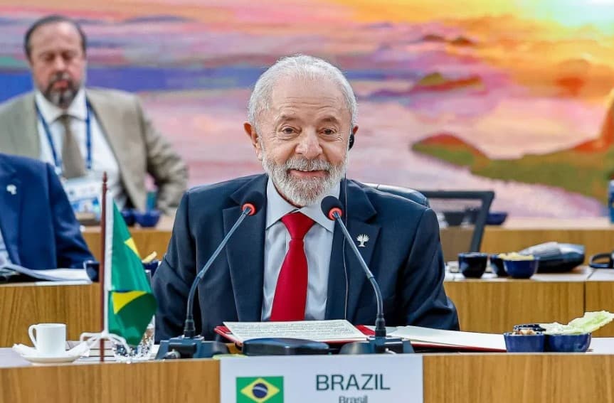 Lula é desaprovado por 51,8% diz pesquisa Atlas/Bloomberg