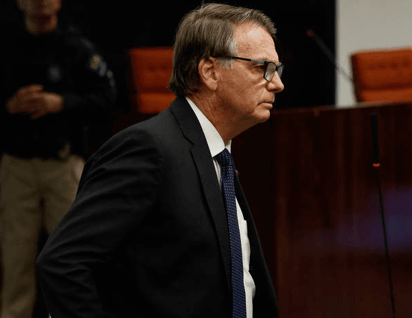 Defesa de Bolsonaro chama acusação da PGR de absurda e diz que ex-presidente determinou transição, não golpe