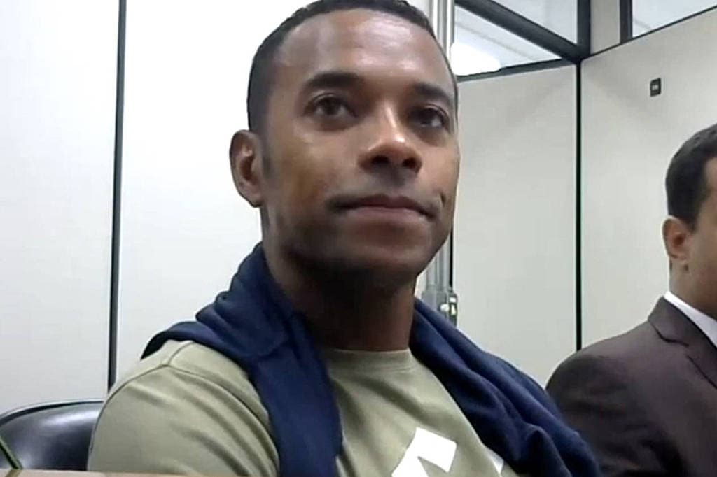 STF forma maioria para manter prisão de Robinho
