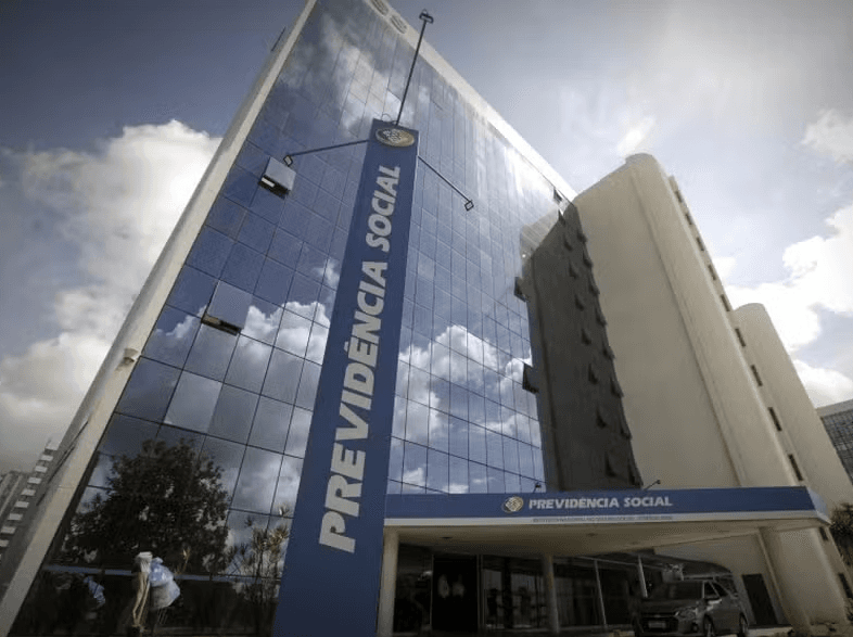 INSS suspende contrato com Crefisa para pagar benefícios