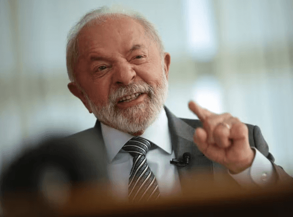“Não vou me humilhar”, diz Lula sobre possível conversa com Trump