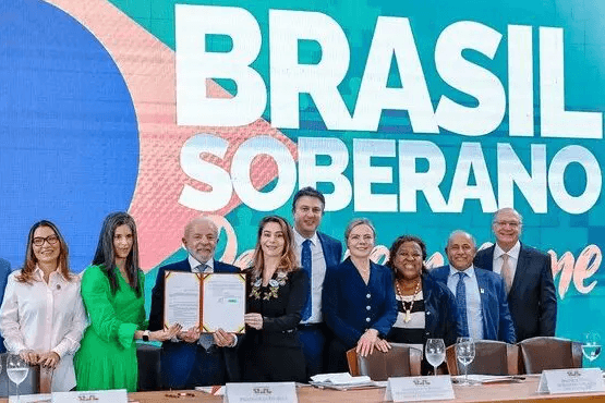 Em avanço da agenda pró-aborto, Lula revoga decreto que protegia crianças desde a gestação