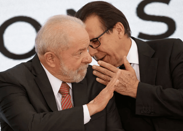 Ministro do Trabalho tem atuação apagada em pasta e é cobrado por Lula