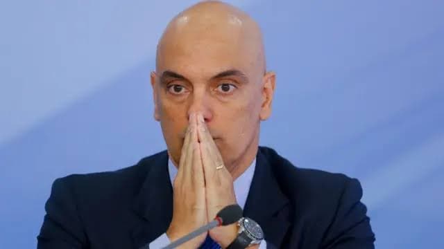 Prisão de Bolsonaro irrita ministros do STF, isola Moraes e deve ser reconsiderada