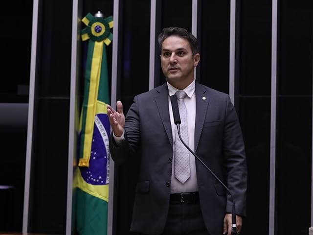 Zucco visita Bolsonaro e diz que ele está com “saúde debilitada”