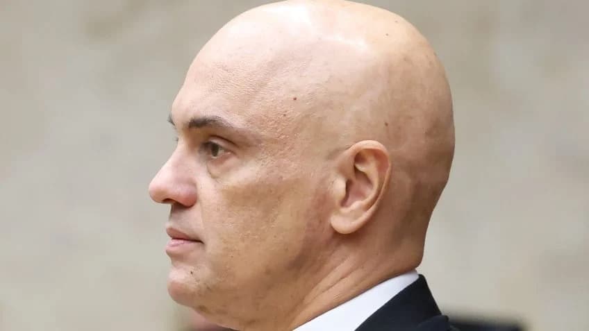 Sem chance de “recuar um milímetro sequer”, diz Moraes a jornal dos EUA