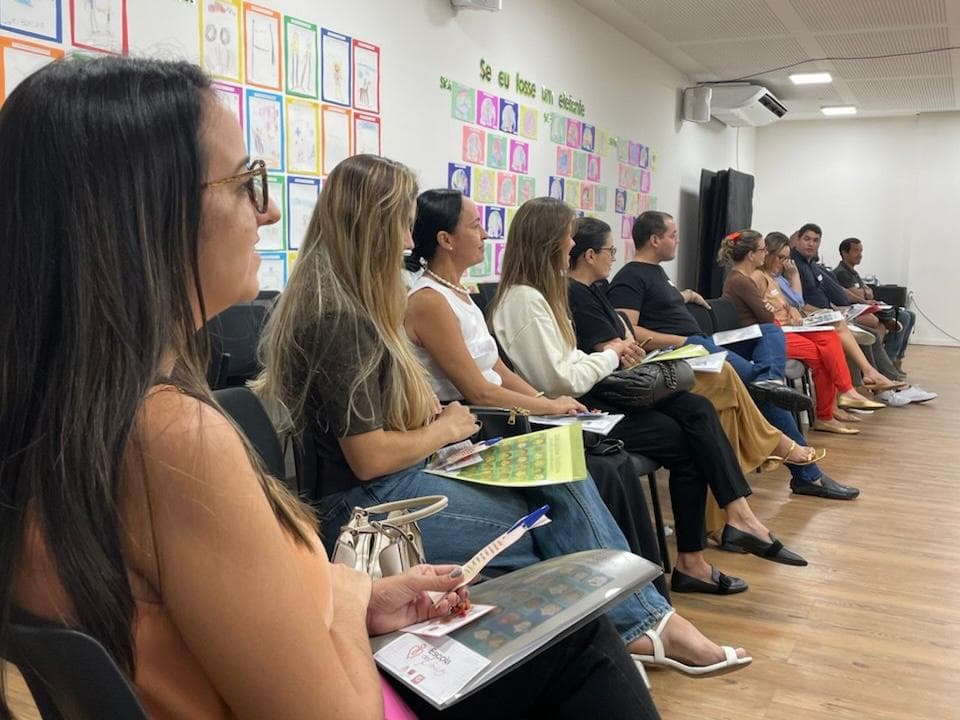 Maple Bear Natal oferece formação pioneira para pais voltada a fortalecer vínculos familiares
