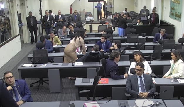 Entenda como funciona o rito de cassação do mandato de um vereador na Câmara Municipal de Natal; vereadora Brisa é alvo de processo