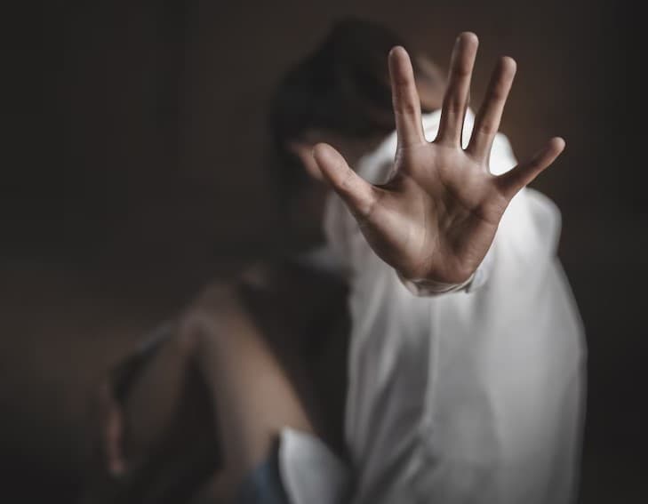 Pais devem ficar atentos aos códigos usados por pedófilos para pornografia infantil nas redes sociais; veja quais