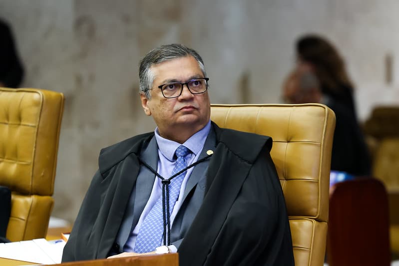 Sem citar Lei Magnitsky, Dino decide que leis e decisões de outros países não valem no Brasil