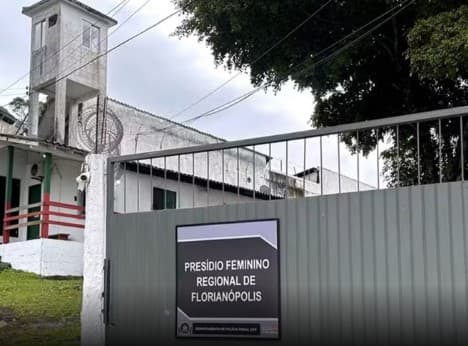Idosa de 62 anos condenada pelos atos do 8/1 leva surra na cadeia "por ser bolsonarista"