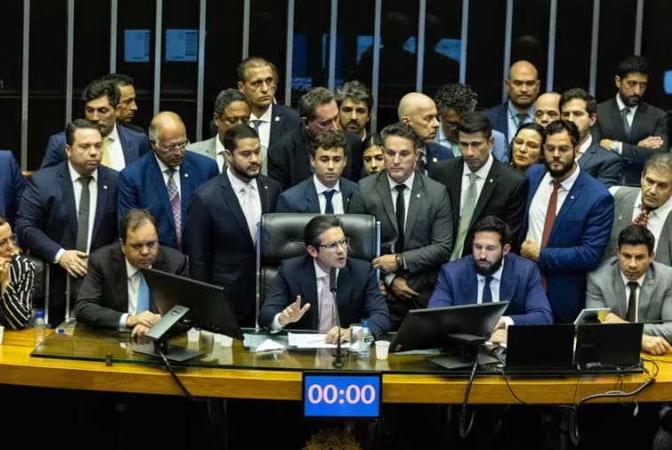 Motta propõe comissão para tratar de ‘adultização' de crianças em tentativa de mudar pauta da Câmara